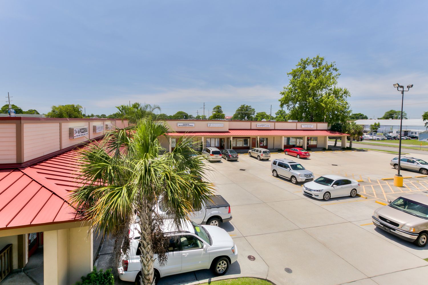 Frenchman's Creek Shopping Center: 2221 Transcontinental Dr, Metairie, LA 70001
